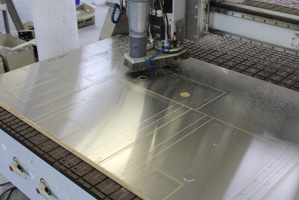 вакуумный фрезерный стол. вакуумный стол для фрезерного станка по металлу. вакуумный фрезерный стол. вакуумный фрезерный стол. вакуумный стол для станка темовакуумирования.